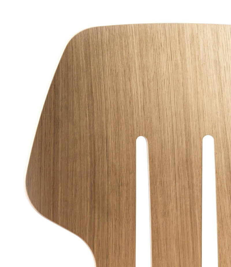 Chaise en bois - J67 Chêne laqué - Nad Yut