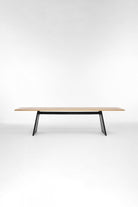 Cruso, Table à manger en bois massif - June