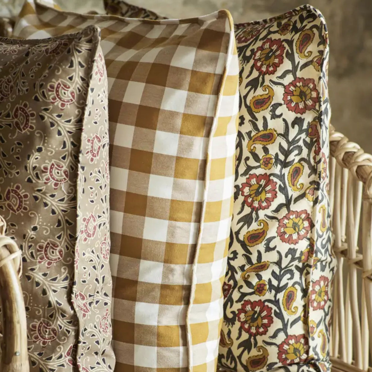 Madam Stoltz, Housse de coussin 50x50 - Amadis