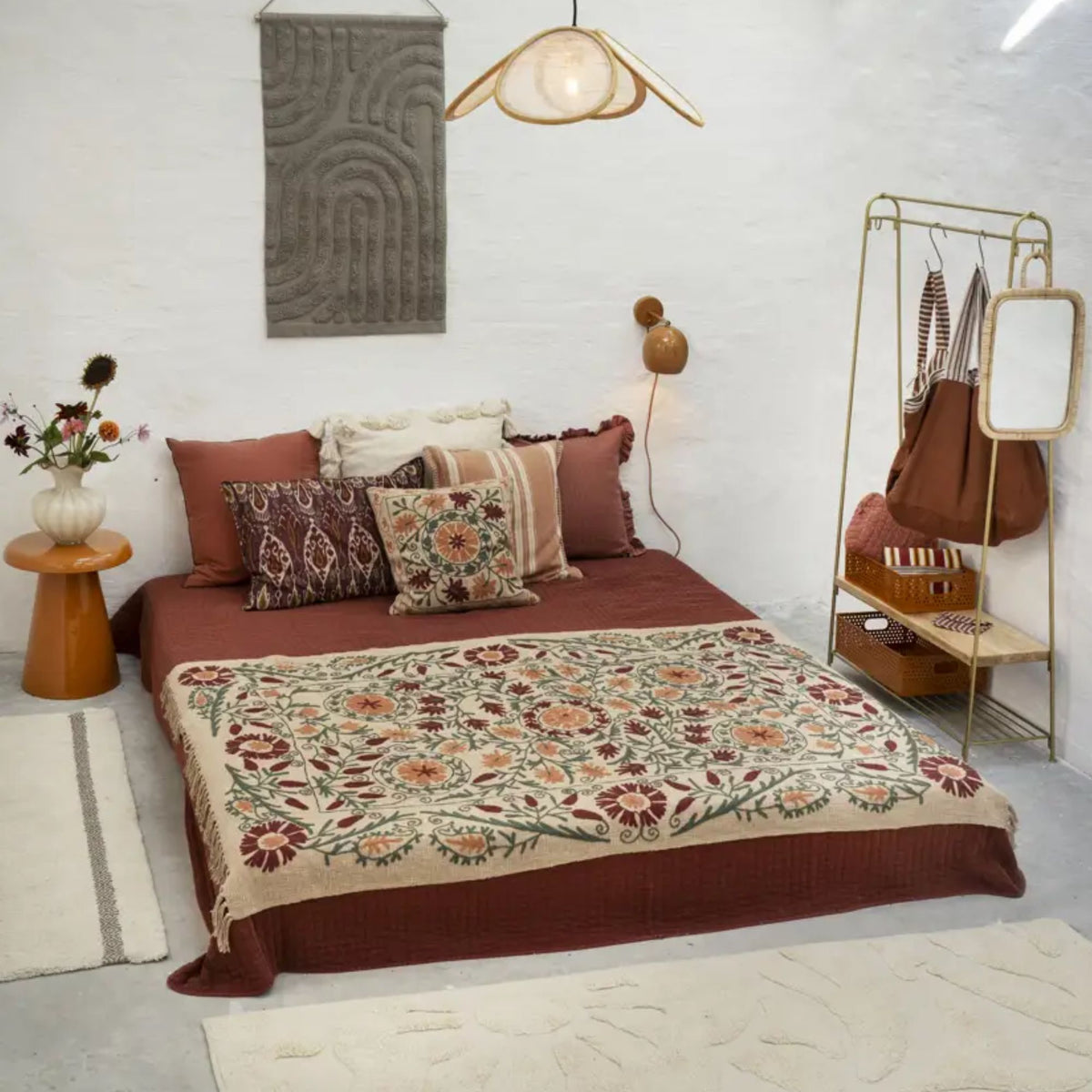 Madam Stoltz, Housse de coussin 50x50  - Suzani Sand